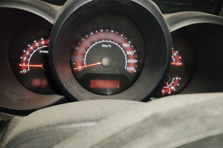 起亚 秀尔 2013款 1.6L MT GL局部细节14