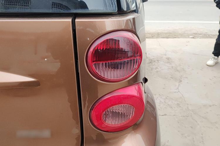 smart fortwo 2015款 1.0 MHD 新年特别版车身外观6006