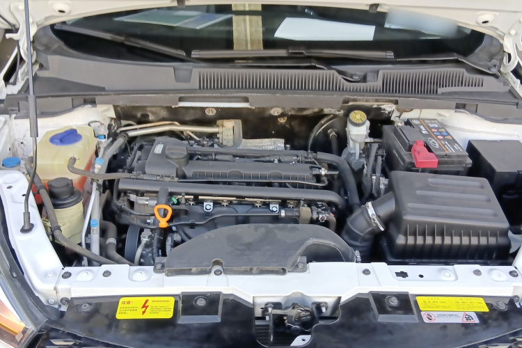 奇瑞 艾瑞泽5 2017款 1.5L 手动时尚版机舱底盘24