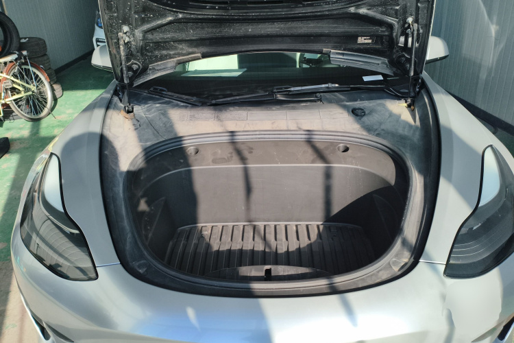 特斯拉 Model 3 2021款 Performance高性能全轮驱动版局部细节24