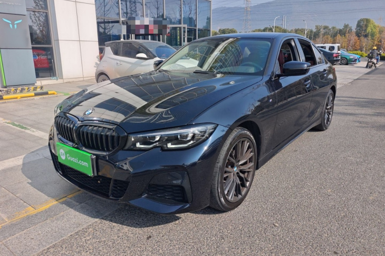 宝马3系 2022款 改款 325i M运动曜夜套装车身外观1