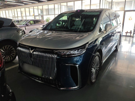 岚图汽车 岚图梦想家 2025款 PHEV 四驱旗舰乾崑版