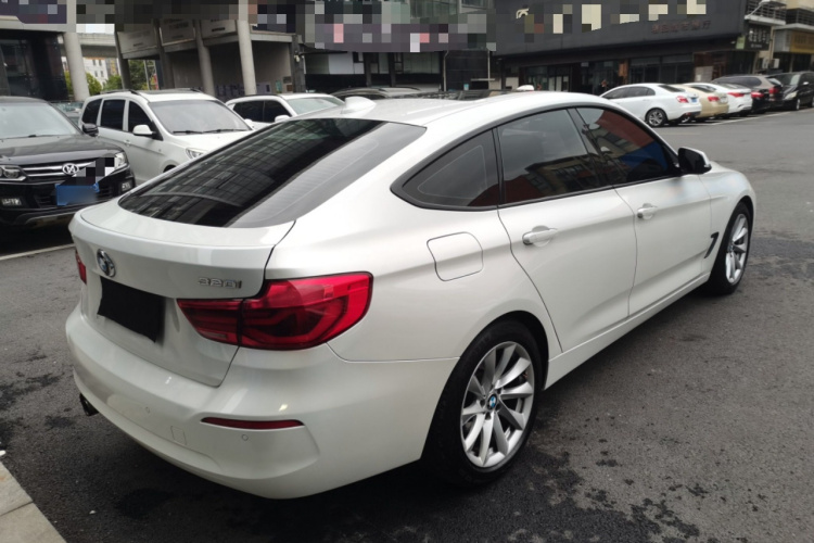 宝马3系GT 2019款 320i 时尚型车身外观7