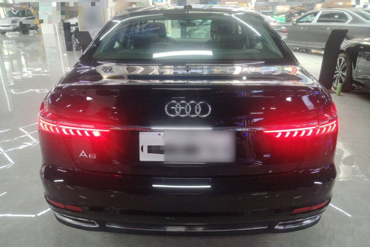 奥迪A6L 2021款 40 TFSI 豪华致雅型车身外观6