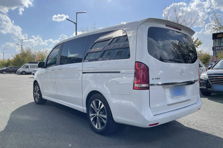奔驰V级 2016款 V 260 领航版车身外观6005
