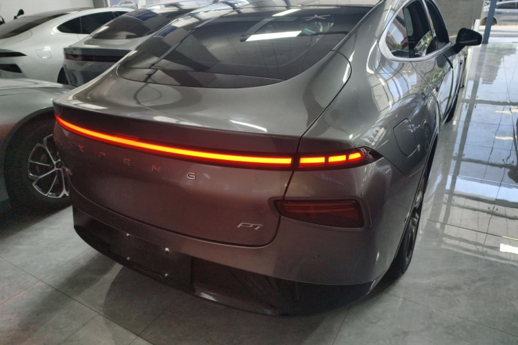 小鹏P7 2021款 480N车身外观6004