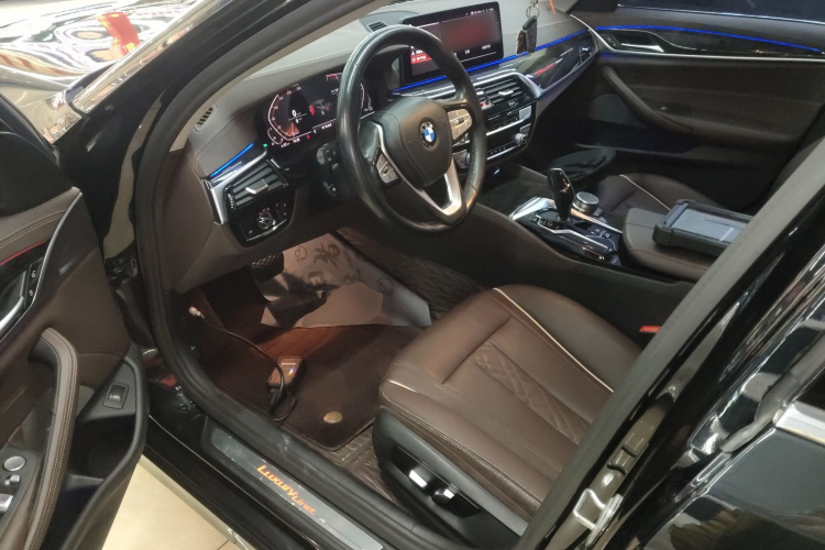 宝马5系 2021款 525Li 豪华套装中控内饰20