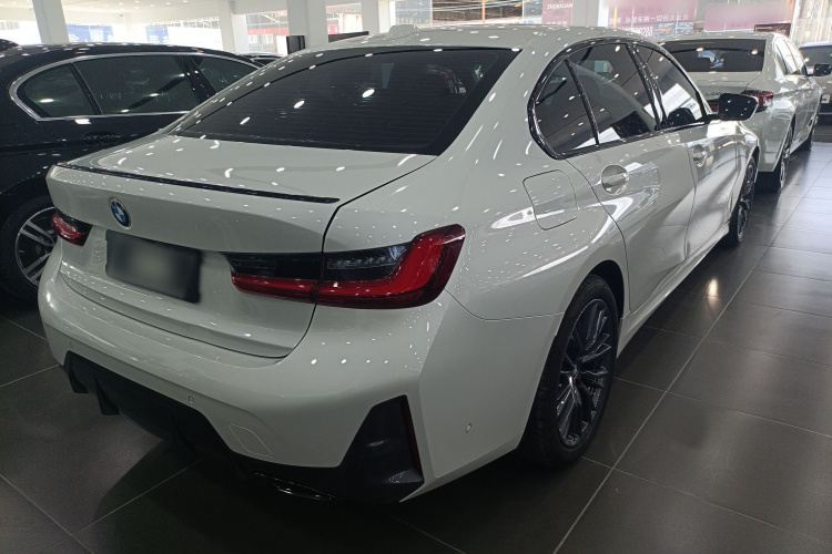 宝马3系 2023款 325Li M运动曜夜套装车身外观7