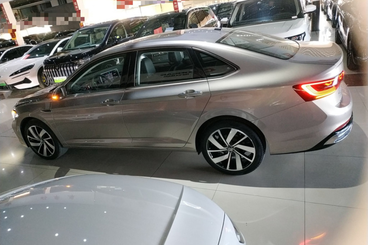 大众 速腾 2023款 300TSI DSG卓越版车身外观4