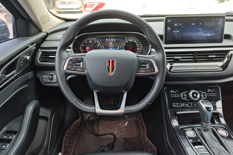 红旗H5 2019款 30TD 型动版中控内饰13