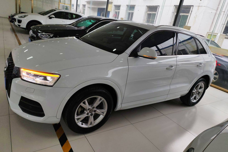 奥迪Q3 2018款 30周年年型 30 TFSI 时尚型车身外观4