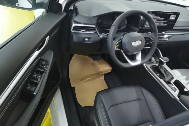 吉利汽车 帝豪 2025款 第4代 1.5L CVT尊贵型中控内饰20