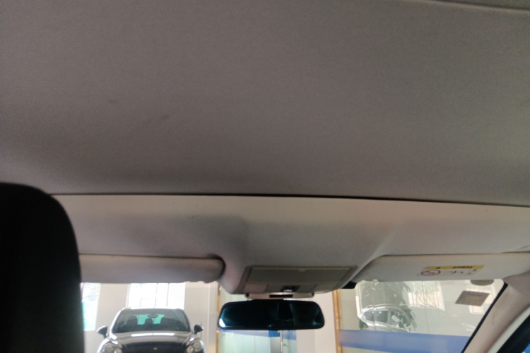 路虎 揽胜极光(进口) 2014款 2.0T 5门耀真版局部细节22