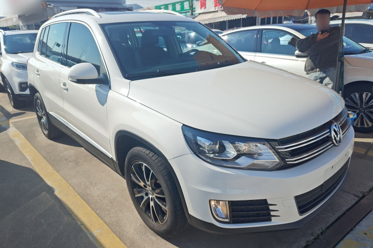 大众 途观 2015款 1.8TSI 自动四驱豪华型车身外观3