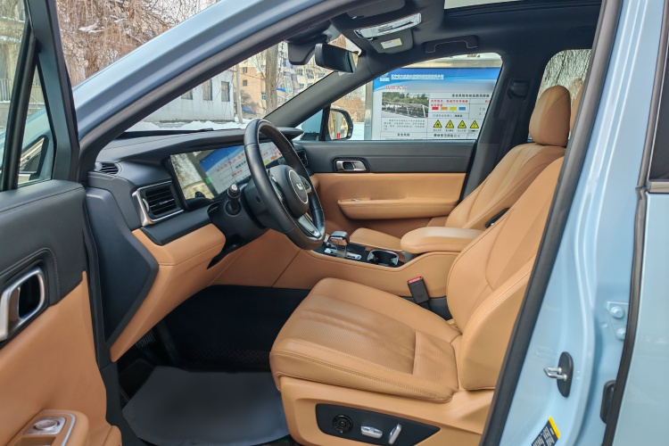 理想汽车 理想ONE 2020款 增程6座版中控内饰7002