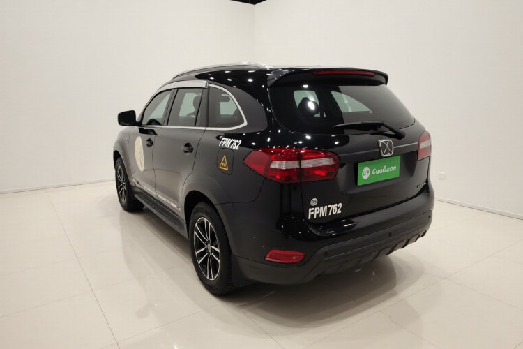 江铃 驭胜S350 2014款 2.4T 自动两驱柴油豪华天窗版5座车身外观5