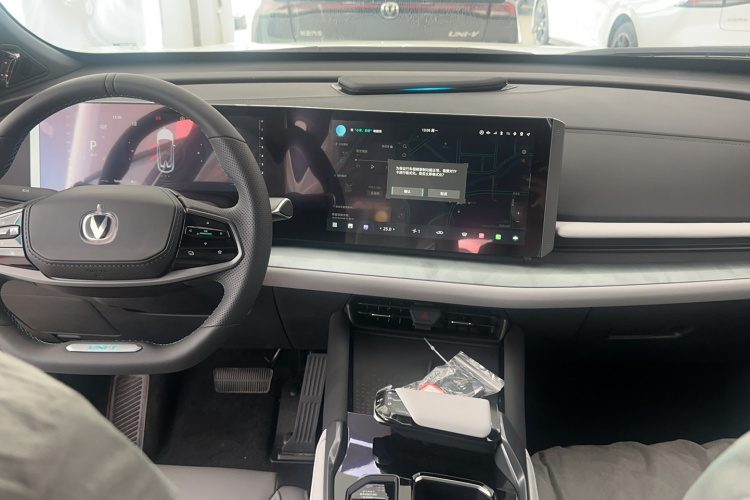 长安UNI-T 2023款 第二代 1.5T 尊贵型中控内饰7003