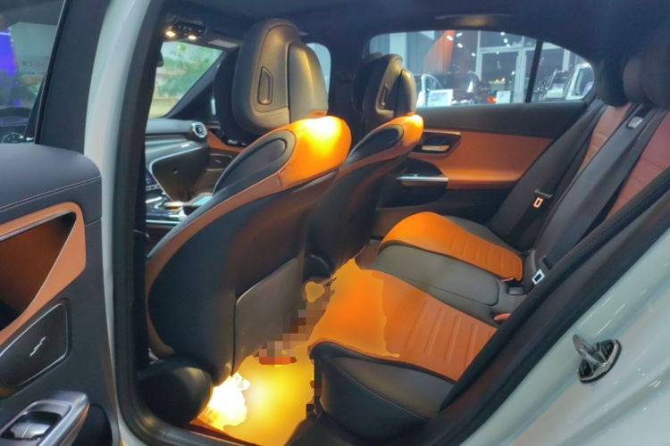 奔驰C级 2023款 C 260 L 运动版中控内饰7004