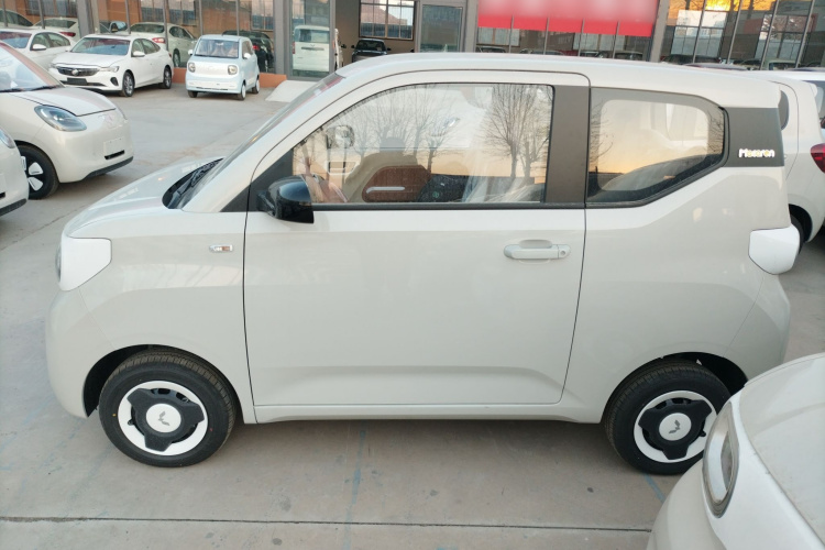 五菱汽车 宏光MINIEV 2024款 第三代 215km 青春版车身外观4