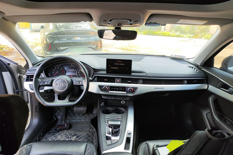 奥迪A4L 2019款 45 TFSI quattro 个性运动版 国V中控内饰12