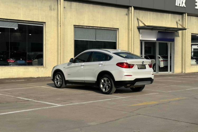 宝马X4 2014款 xDrive20i X设计套装车身外观6004