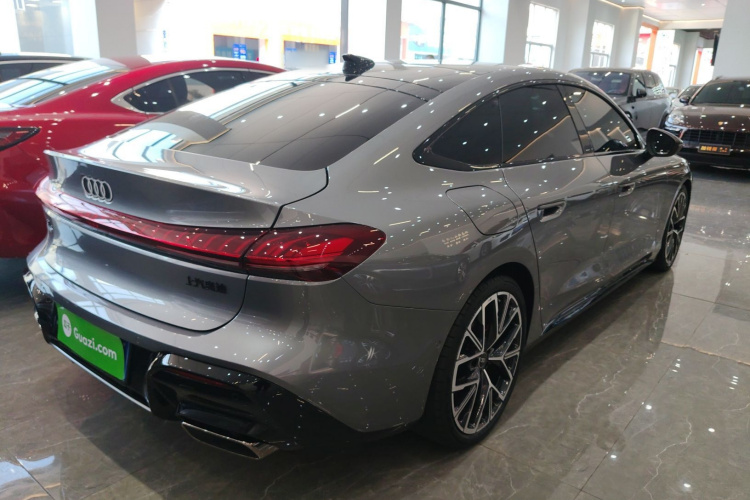 奥迪A5L Sportback 2026款 TFSI 150kW 尊享quattro型车身外观7