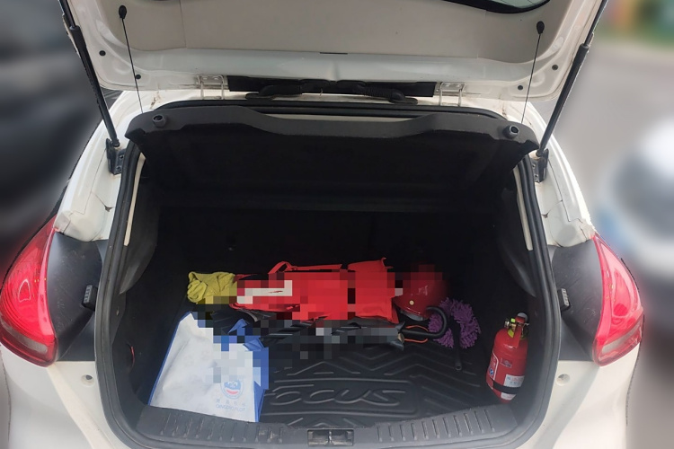 福特 福克斯 2017款 两厢 1.6L 手动风尚型智行版局部细节23