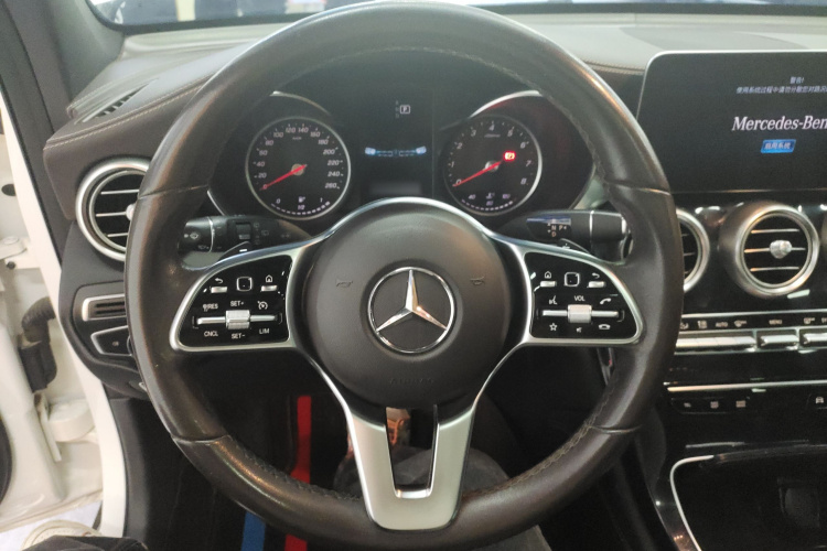 奔驰GLC 2020款 GLC 260 L 4MATIC 动感型中控内饰13