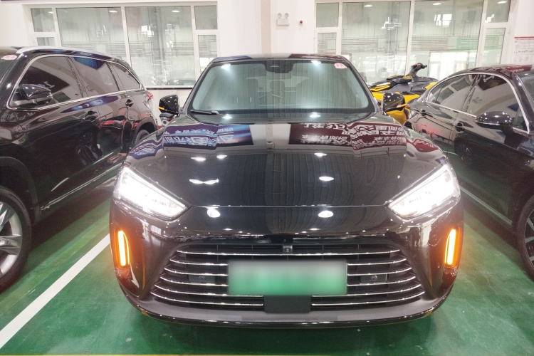 鸿蒙智行 问界M5 2022款 增程四驱至臻版车身外观2