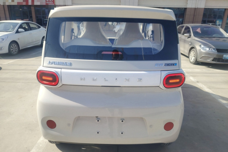 五菱汽车 宏光MINIEV 2024款 第三代 215km 青春版车身外观6