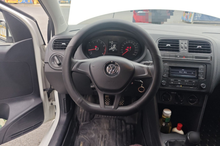 大众 Polo 2016款 1.4L 手动风尚型中控内饰13