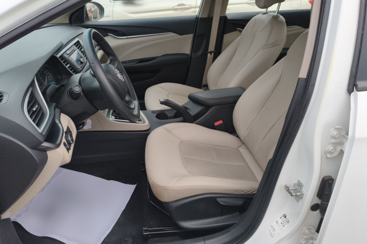 别克 英朗 2016款 15N 自动精英型中控内饰19