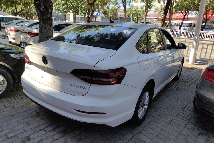 大众 朗逸 2021款 1.5L 自动风尚版车身外观7