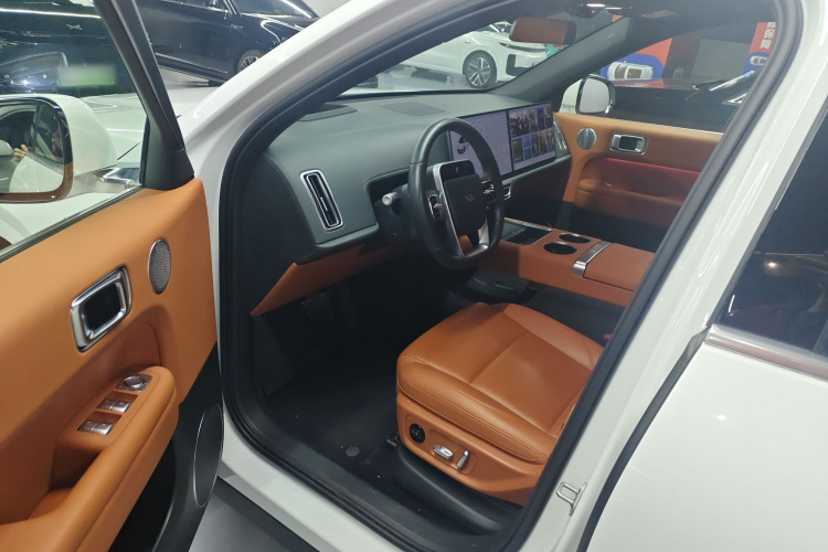 理想汽车 理想L6 2024款 Max中控内饰20