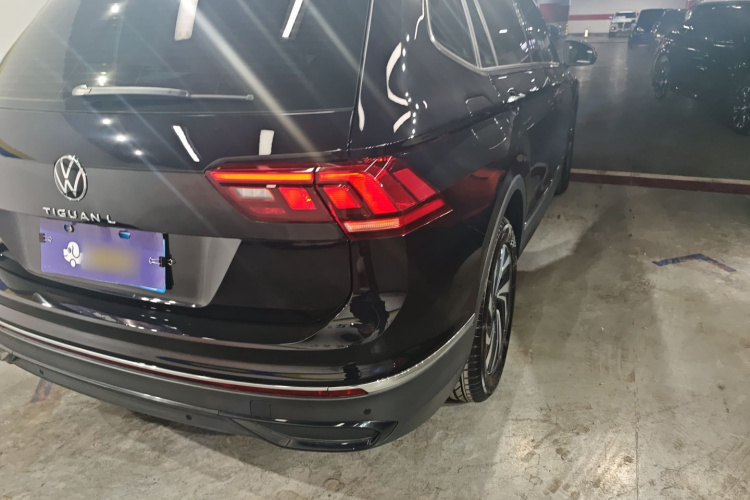 大众 途观L 2024款 300TSI 自动两驱智享版车身外观9