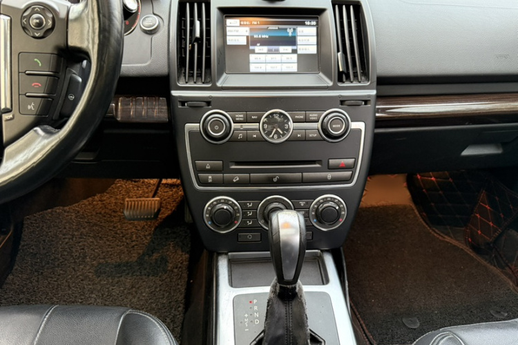 路虎 神行者2 2013款 2.0T Si4 SE汽油版中控内饰7013