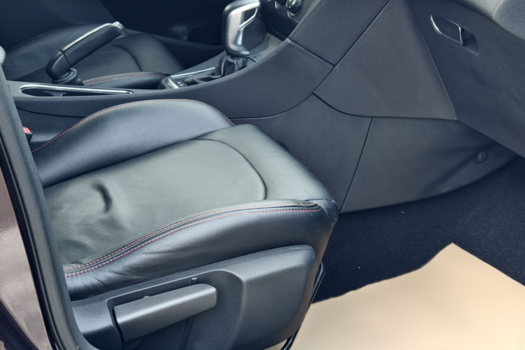 DS 5LS 2016款 1.6T 风尚版THP160中控内饰7002