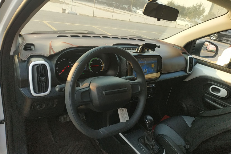 荣威 科莱威CLEVER 2022款 311km元气啵啵版中控内饰12