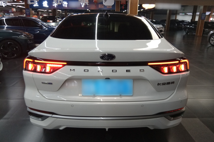 福特 蒙迪欧 2022款 改款 EcoBoost 245 豪华型车身外观6