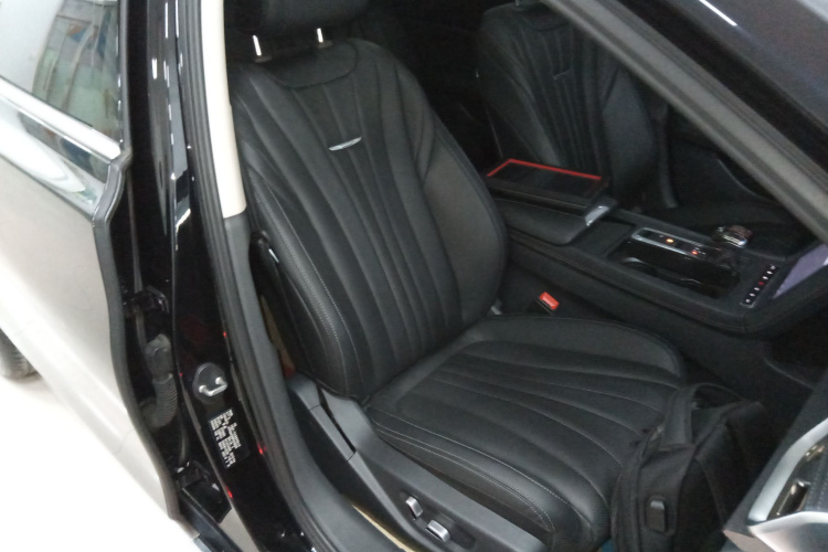 红旗H5 2023款 1.5T DCT智联旗韵版局部细节41