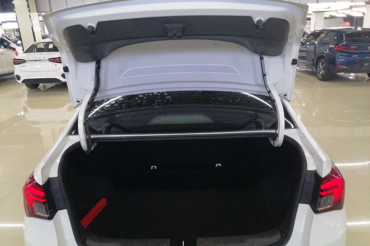 别克 凯越 2018款 15N CVT精英型局部细节23