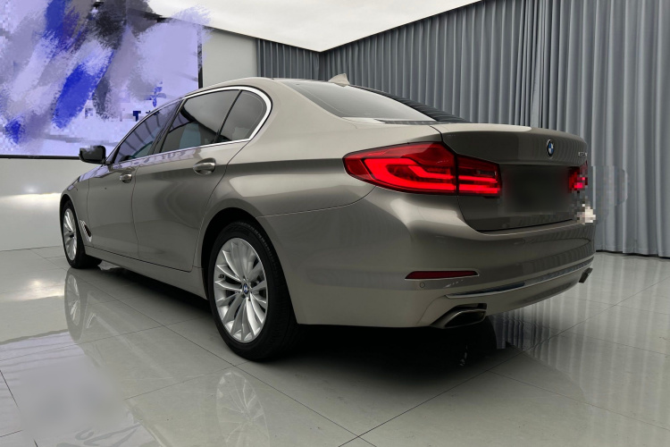 宝马5系 2020款 525Li 豪华套装车身外观6006