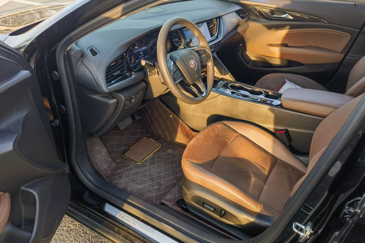 别克 君威 2022款 552T 智享型中控内饰7001