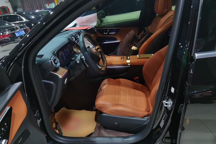 奔驰GLC 2024款 改款 GLC 300 L 4MATIC 动感型 5座中控内饰19