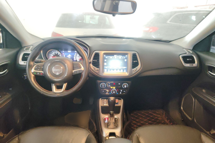 Jeep 指南者 2017款 200T 自动家享版中控内饰12