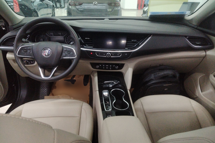 别克 君威 2021款 552T 精英型中控内饰12