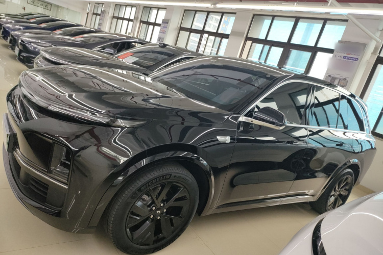 理想汽车 理想L8 2023款 Air车身外观4