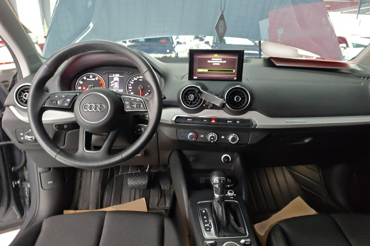 奥迪Q2L 2020款 35 TFSI 进取动感型中控内饰12