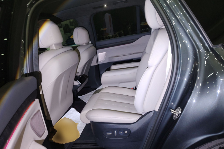 蔚来ES8 2023款 75kWh中控内饰21