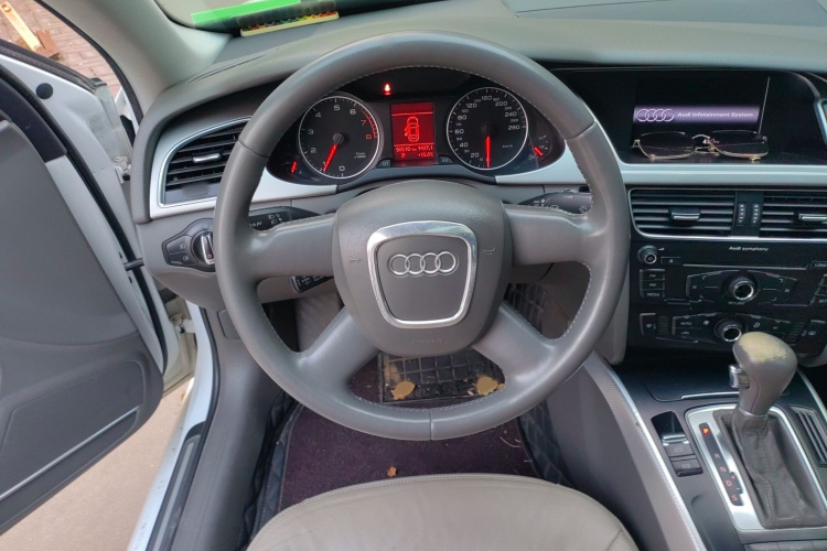 奥迪A4L 2011款 2.0 TFSI 标准型局部细节13